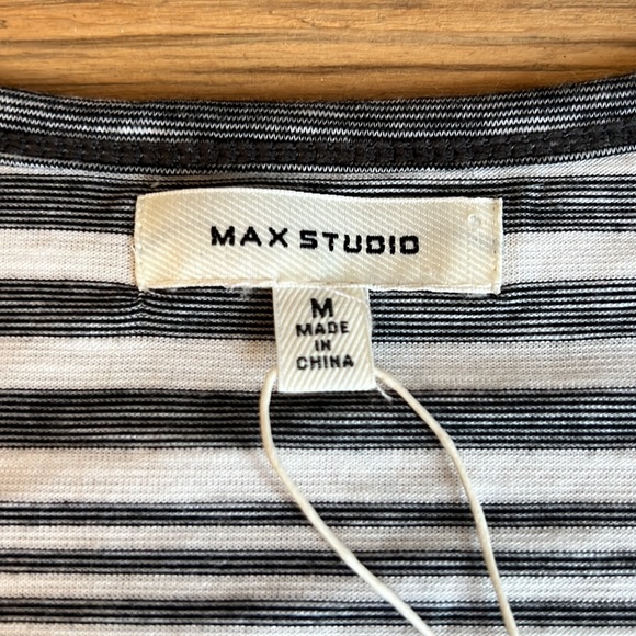 NWT Max Studio sleeveless button down top size medium - Picture 5 of 7